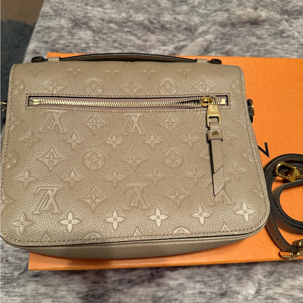 Louis Vuitton Empreinte Pochette Metis Beige - Picture 5 of 15